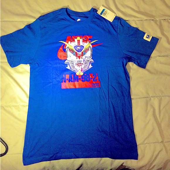 Nike NSW Mech Air Face Mask T-shirt Sz Medium - Picture 1 of 3